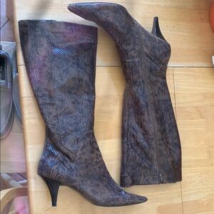 Brown Snakeskin Heeled Boots with Pointed Toe and Moderate Height Heel Size 11